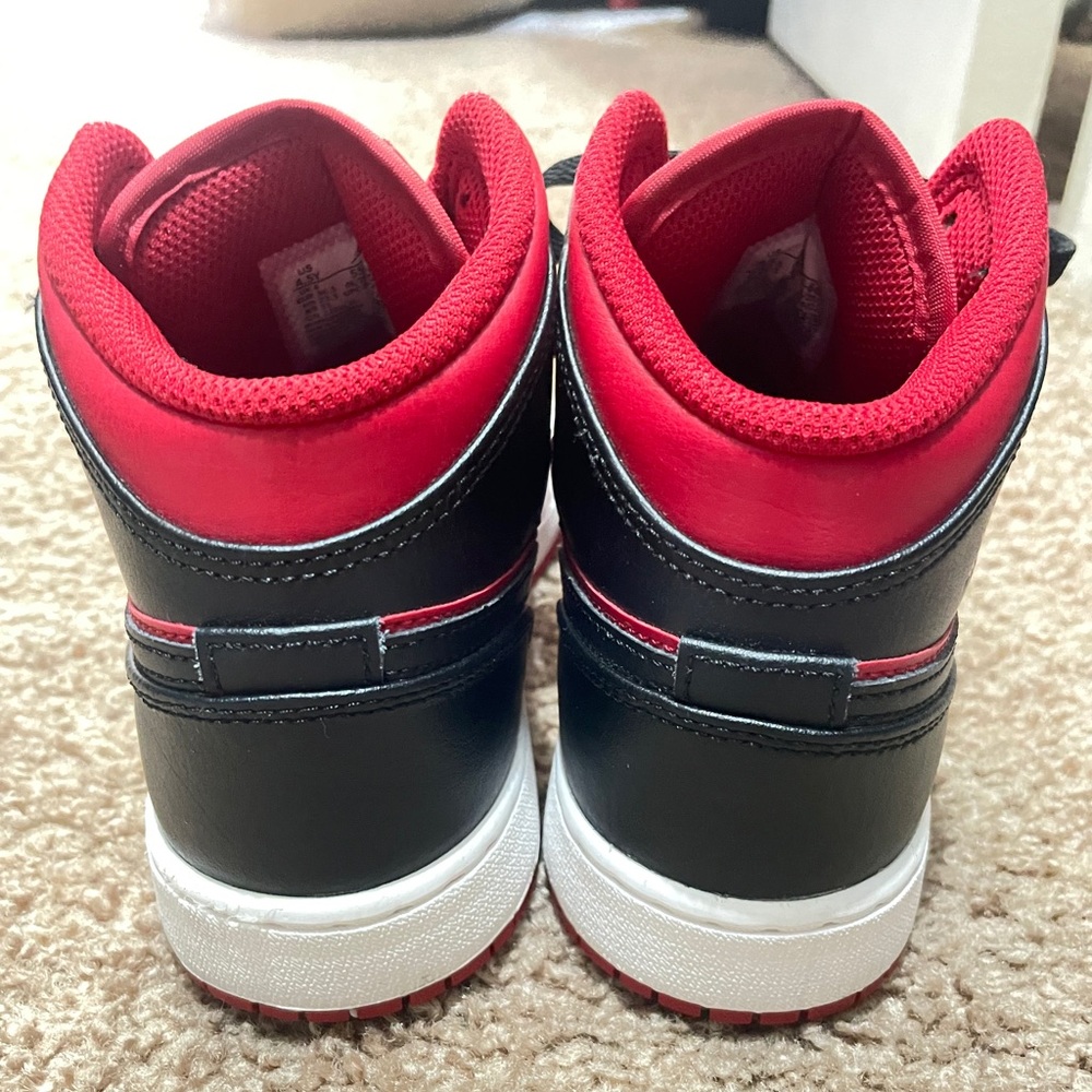 Jordan mid 4.5Y